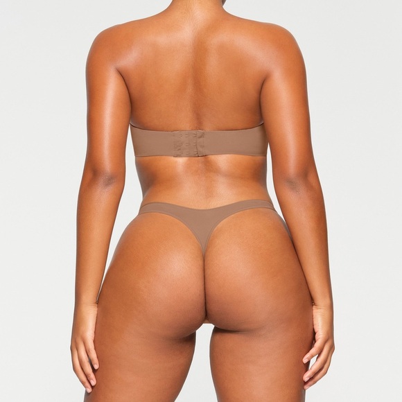 SKIMS FITS EVERYBODY STRAPLESS BRA 'SIENNA' - Picture 9 of 10